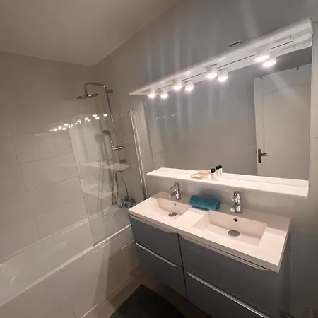 Appartamento Spacious 2 Bedroom Family Authentic 15 *