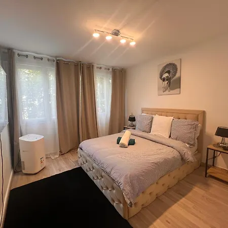 Appartamento Spacious 2 Bedroom Family Authentic 15 Parigi