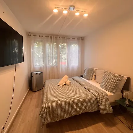 Spacious 2 Bedroom Family Authentic 15 Appartamento *