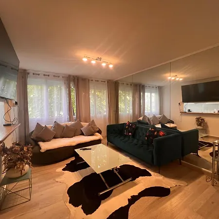 Spacious 2 Bedroom Family Authentic 15 * Paris
