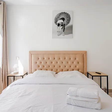 Spacious 2 Bedroom Family Authentic 15 Parigi