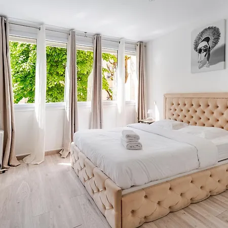 Apartment Spacious 2 Bedroom Family Authentic 15 *