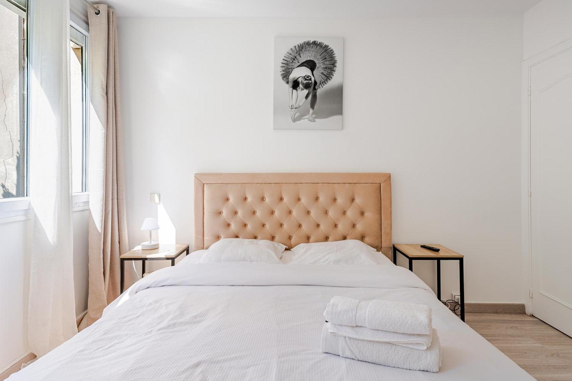 Spacious 2 Bedroom Family Authentic 15 Paris